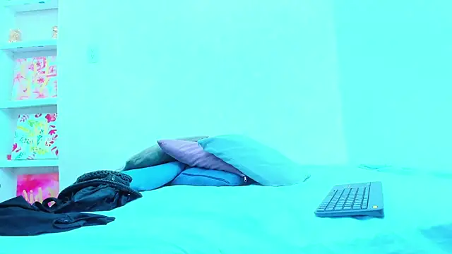 Rebeccamitchell online show from April 13, 2026, 1:38 pm