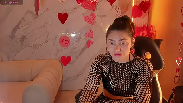 Snapshot of rox_luxury_tf chatting on February 16, 2026, 8:27 pm rox luxury tf online show from February 16, 2026, 8:27 pm