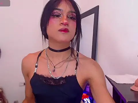 moonlyvelvet online show from March 11, 2026, 11:33 pm