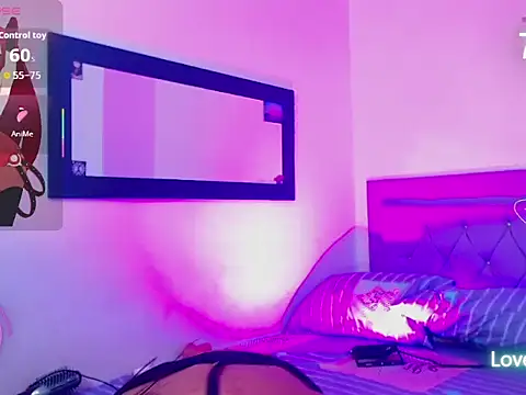 moonlyvelvet online show from April 5, 2026, 11:40 am