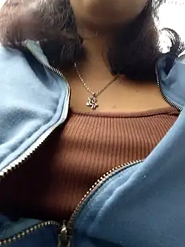 Snapshot of Mari-98 chatting on February 24, 2026, 7:01 pm Mari-98 online show from February 24, 2026, 7:01 pm