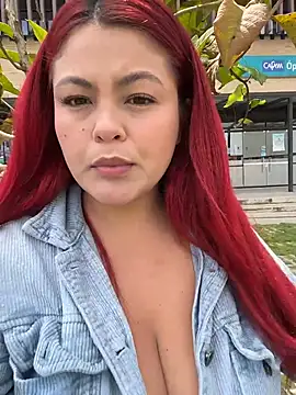 Snapshot of Lia-Moon77 chatting on February 15, 2026, 6:04 pm Lia-Moon77 online show from February 15, 2026, 6:04 pm