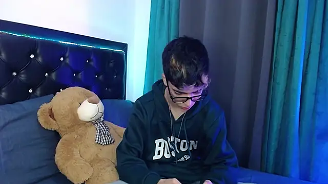 Snapshot of gabriel_x18 chatting on February 15, 2026, 5:04 am gabriel x18 online show from February 15, 2026, 5:04 am