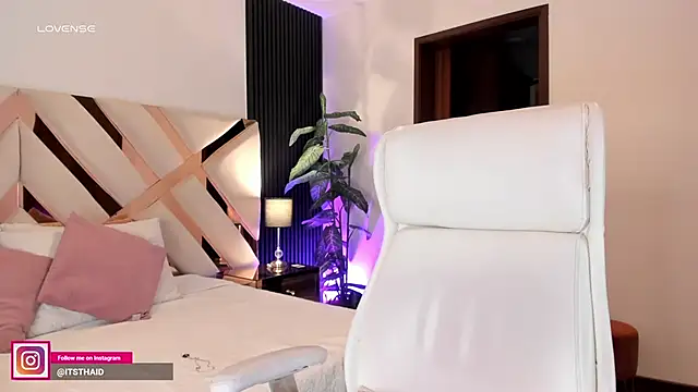 missthailand  online show from April 1, 2026, 10:29 pm