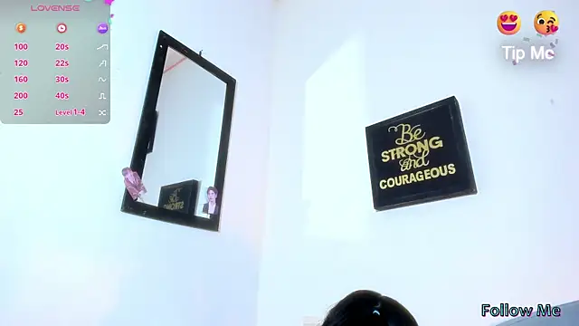 Snapshot of Lily-Scott chatting on February 25, 2026, 11:36 pm Lily-Scott online show from February 25, 2026, 11:36 pm