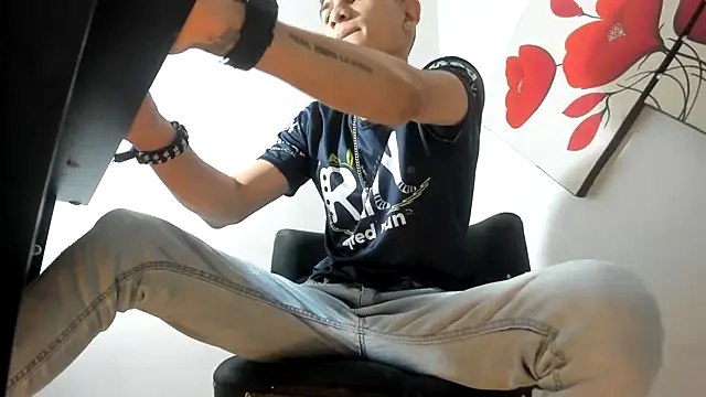 Jesshot bigcock20cm online show from May 23, 2026, 6:23 pm