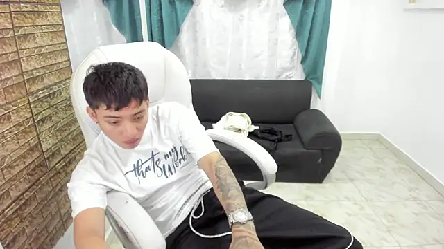 Snapshot of Wesleey-Boy chatting on February 17, 2026, 6:14 pm Wesleey-Boy online show from February 17, 2026, 6:14 pm