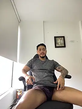 MattiaDupont online show from March 11, 2026, 9:21 pm
