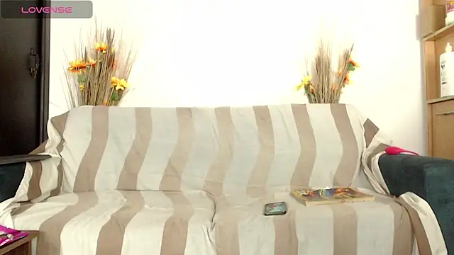 Snapshot of DalilaQueen_blowjob1 chatting on February 28, 2026, 9:49 pm DalilaQueen blowjob1 online show from February 28, 2026, 9:49 pm