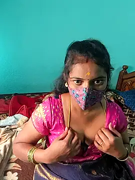 Snapshot of Tamilkannadacouple chatting on February 7, 2026, 8:18 am Tamilkannadacouple online show from February 7, 2026, 8:18 am