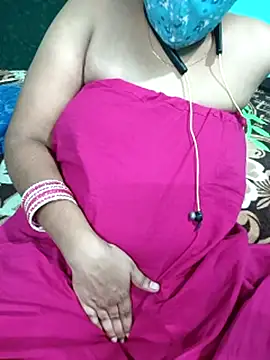 Snapshot of Tamilkannadacouple chatting on March 22, 2026, 6:00 pm Tamilkannadacouple online show from March 22, 2026, 6:00 pm