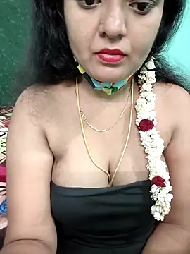 Snapshot of Tamilkannadacouple chatting on April 9, 2026, 5:51 am Tamilkannadacouple online show from April 9, 2026, 5:51 am