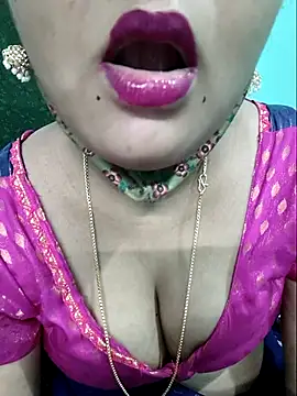 Snapshot of Tamilkannadacouple chatting on April 22, 2026, 6:05 am Tamilkannadacouple online show from April 22, 2026, 6:05 am