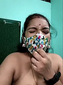 Snapshot of Tamilkannadacouple chatting on April 28, 2026, 6:02 pm Tamilkannadacouple online show from April 28, 2026, 6:02 pm