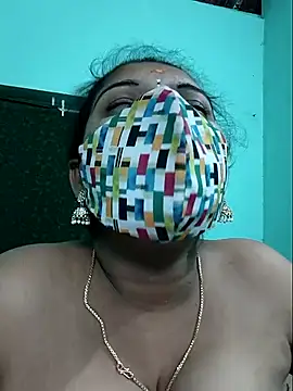 Snapshot of Tamilkannadacouple chatting on May 4, 2026, 6:26 pm Tamilkannadacouple online show from May 4, 2026, 6:26 pm