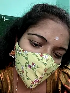 Snapshot of Tamilkannadacouple chatting on May 11, 2026, 4:04 pm Tamilkannadacouple online show from May 11, 2026, 4:04 pm