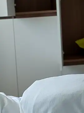 sweet-sasa online show from April 4, 2026, 3:05 am