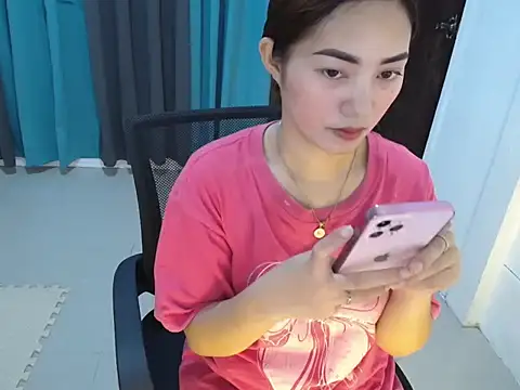 babydenxx69 online show from March 18, 2026, 4:59 am