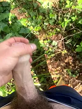 Snapshot of enormebitedu31 chatting on April 8, 2026, 11:43 am enormebitedu31 online show from April 8, 2026, 11:43 am