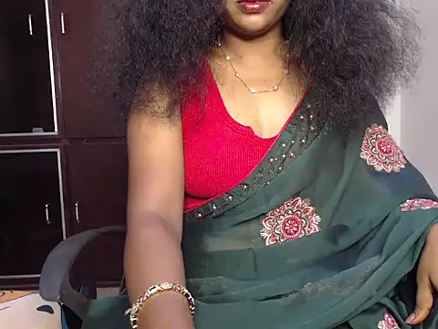 Snapshot of VixenNandhu chatting on March 5, 2026, 6:15 pm VixenNandhu online show from March 5, 2026, 6:15 pm