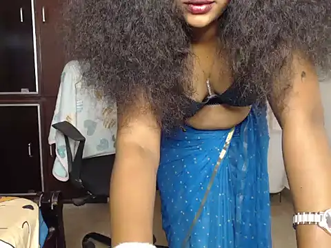 Snapshot of VixenNandhu chatting on March 7, 2026, 5:48 am VixenNandhu online show from March 7, 2026, 5:48 am