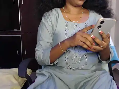 Snapshot of VixenNandhu chatting on March 15, 2026, 6:14 pm VixenNandhu online show from March 15, 2026, 6:14 pm