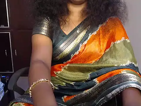 Snapshot of VixenNandhu chatting on April 12, 2026, 6:13 pm VixenNandhu online show from April 12, 2026, 6:13 pm