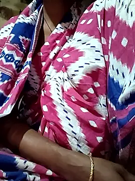 Snapshot of Sweet-runi chatting on February 24, 2026, 8:45 am Sweet-runi online show from February 24, 2026, 8:45 am