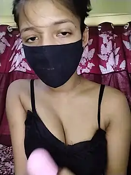 Naina-hott online show from June 3, 2026, 8:39 am