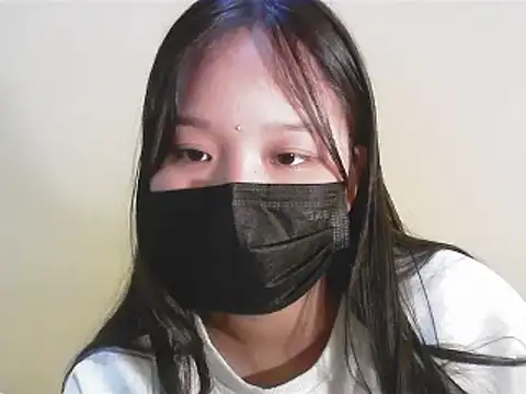 PRENCY CUTE online show from March 3, 2026, 4:07 am