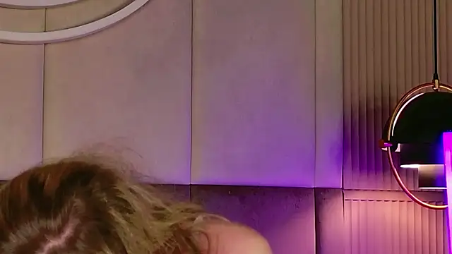 Beckie White online show from February 20, 2026, 8:53 pm