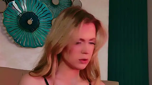 Beckie White online show from April 2, 2026, 8:39 pm