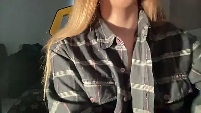 petiteetoile online show from February 16, 2026, 2:46 pm