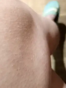 Snapshot of Alinamiss120 chatting on March 16, 2026, 5:24 am Alinamiss120 online show from March 16, 2026, 5:24 am