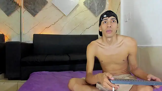 Jeanpieroo26 online show from April 9, 2026, 7:41 pm