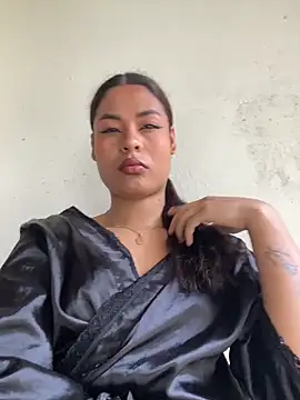 Snapshot of Romie_rous chatting on February 23, 2026, 3:53 pm Romie rous online show from February 23, 2026, 3:53 pm