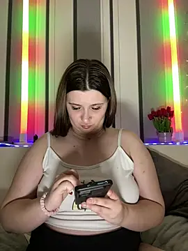 lipsi vikki online show from February 7, 2026, 7:39 pm