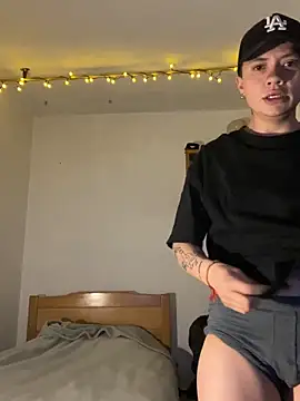 Snapshot of SimonMasseel chatting on February 16, 2026, 3:19 pm SimonMasseel online show from February 16, 2026, 3:19 pm