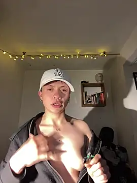 Snapshot of SimonMasseel chatting on February 21, 2026, 2:45 am SimonMasseel online show from February 21, 2026, 2:45 am