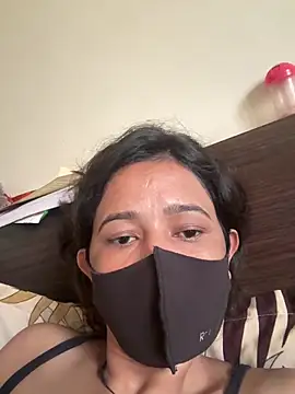 Snapshot of raavigirl chatting on February 23, 2026, 4:32 am raavigirl online show from February 23, 2026, 4:32 am