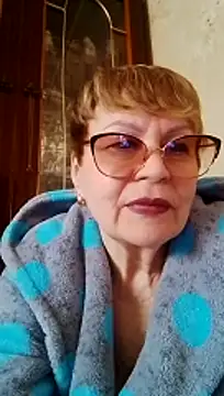Snapshot of SophieBurns chatting on April 14, 2026, 8:42 am SophieBurns online show from April 14, 2026, 8:42 am