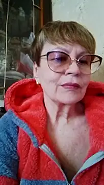 Snapshot of SophieBurns chatting on April 15, 2026, 11:28 am SophieBurns online show from April 15, 2026, 11:28 am