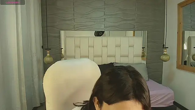 Thaliaa Lopez online show from February 16, 2026, 12:12 pm