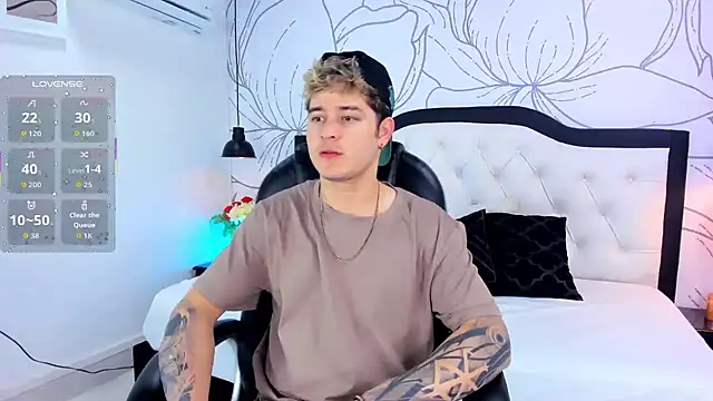 rayan linxx online show from April 12, 2026, 7:30 pm