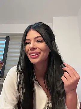 Snapshot of VivienDiamond chatting on February 8, 2026, 5:55 am VivienDiamond online show from February 8, 2026, 5:55 am