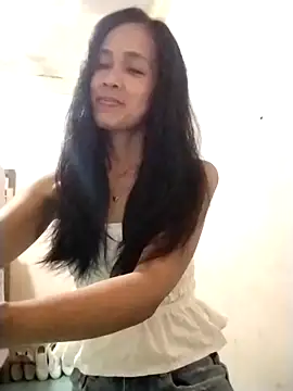 sweet maxine44 online show from April 30, 2026, 12:00 pm