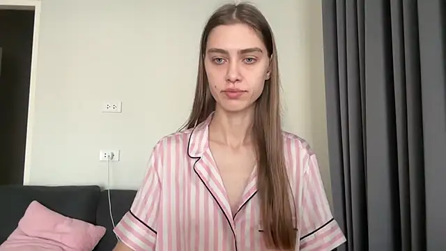 Snapshot of SonyaSweety chatting on February 22, 2026, 12:34 am SonyaSweety online show from February 22, 2026, 12:34 am