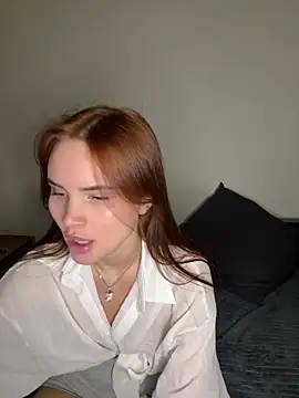 Snapshot of Emma_Songae chatting on February 27, 2026, 5:35 pm Emma Songae online show from February 27, 2026, 5:35 pm