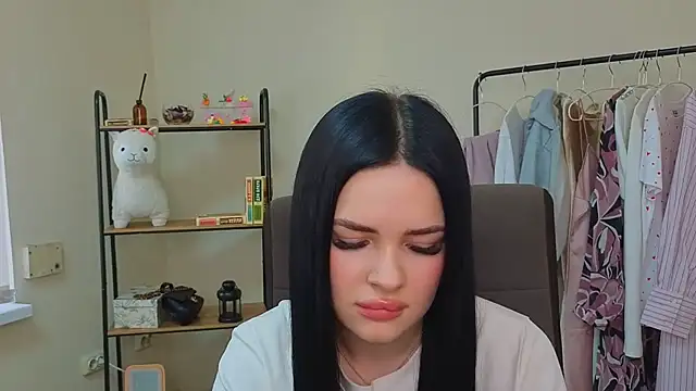 Snapshot of JenniferHowardd chatting on February 10, 2026, 11:14 am JenniferHowardd online show from February 10, 2026, 11:14 am