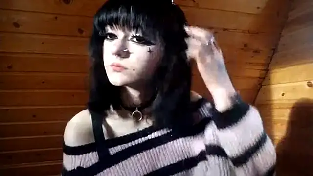 Snapshot of SmilingPatent chatting on February 19, 2026, 1:07 pm SmilingPatent online show from February 19, 2026, 1:07 pm